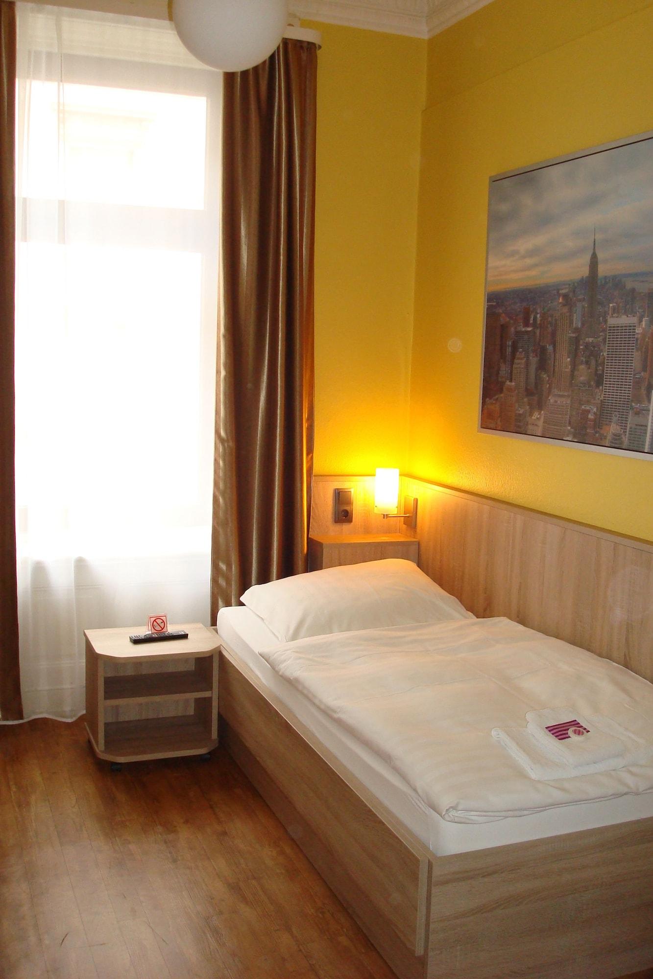 Hotel Kieler Hof Am Hauptbahnhof - Hamburg Central Station ภายนอก รูปภาพ