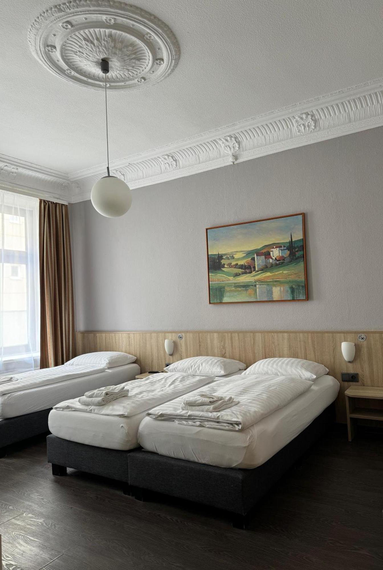 Hotel Kieler Hof Am Hauptbahnhof - Hamburg Central Station ภายนอก รูปภาพ