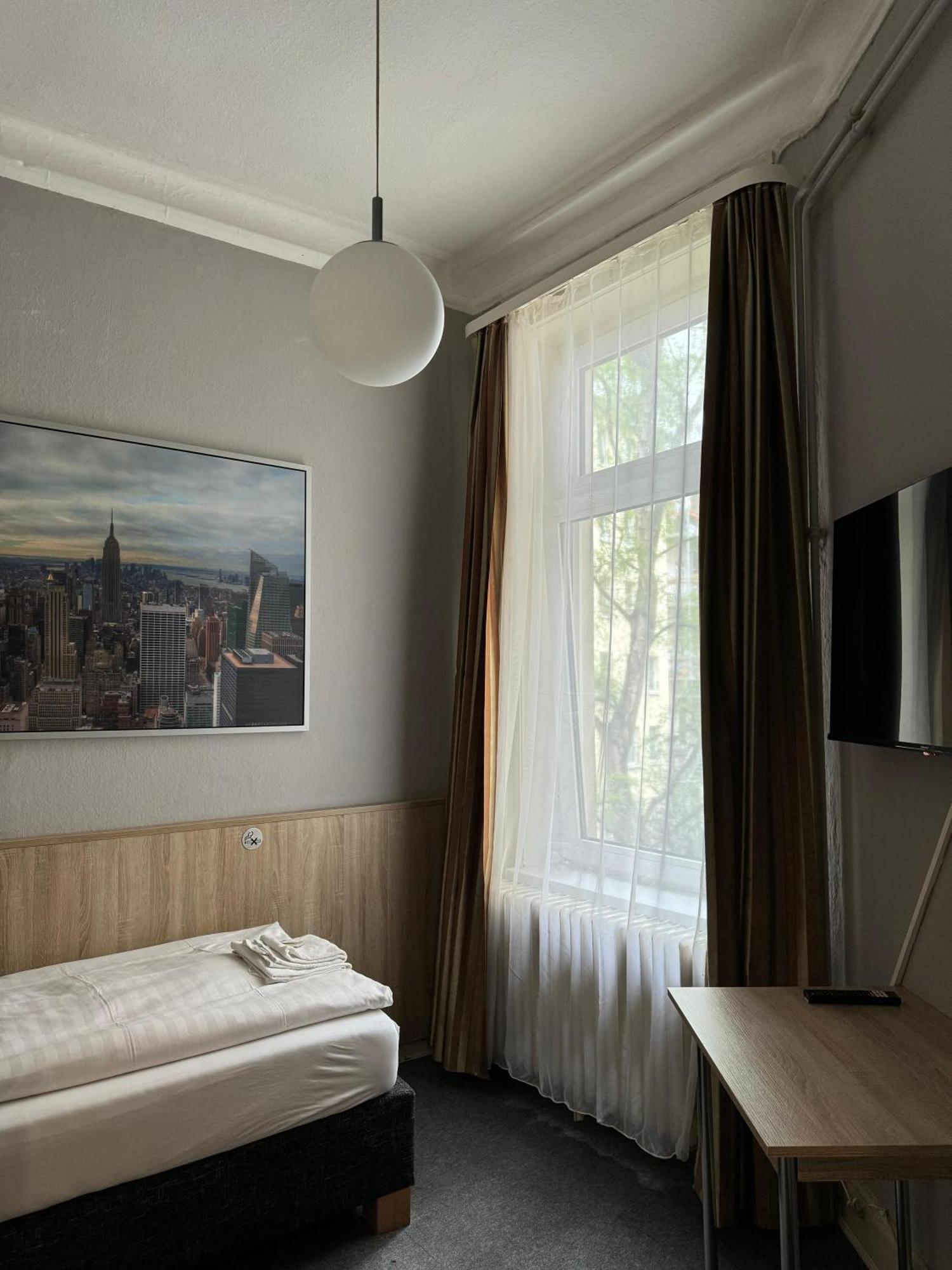 Hotel Kieler Hof Am Hauptbahnhof - Hamburg Central Station ภายนอก รูปภาพ