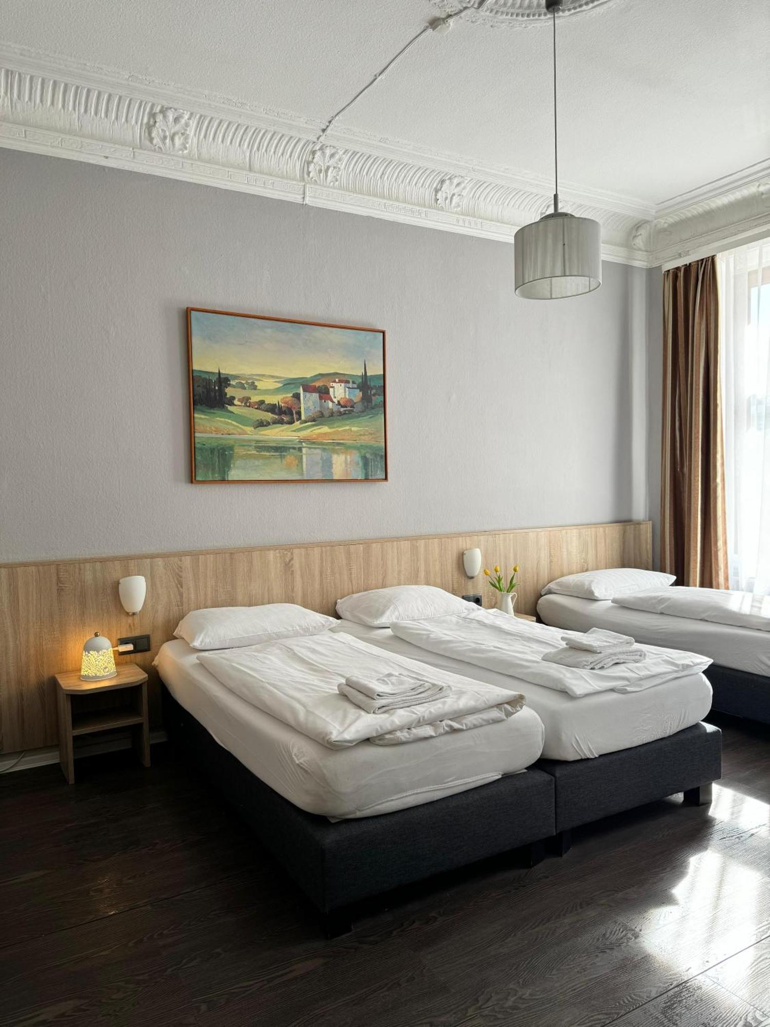 Hotel Kieler Hof Am Hauptbahnhof - Hamburg Central Station ภายนอก รูปภาพ