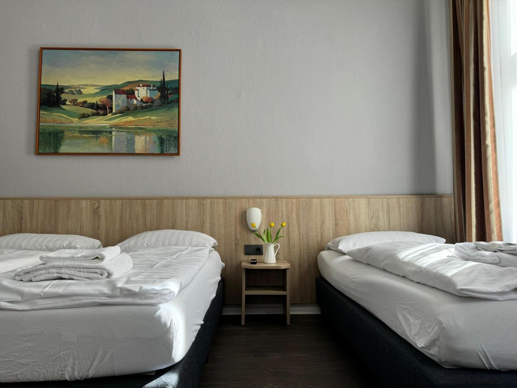Hotel Kieler Hof Am Hauptbahnhof - Hamburg Central Station ภายนอก รูปภาพ