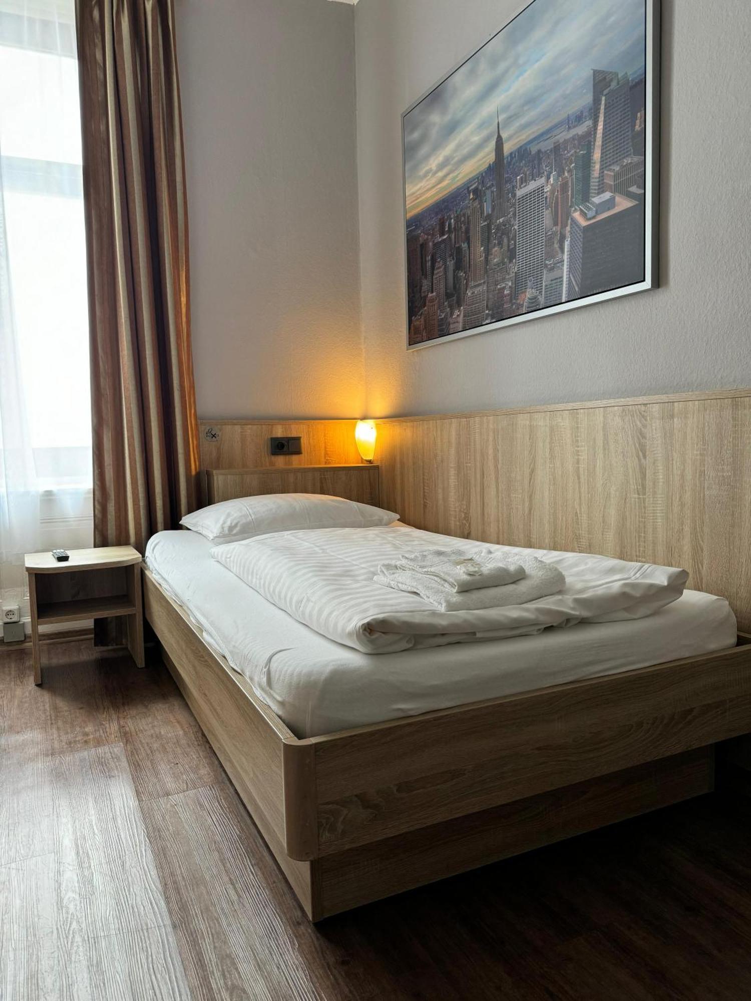 Hotel Kieler Hof Am Hauptbahnhof - Hamburg Central Station ภายนอก รูปภาพ