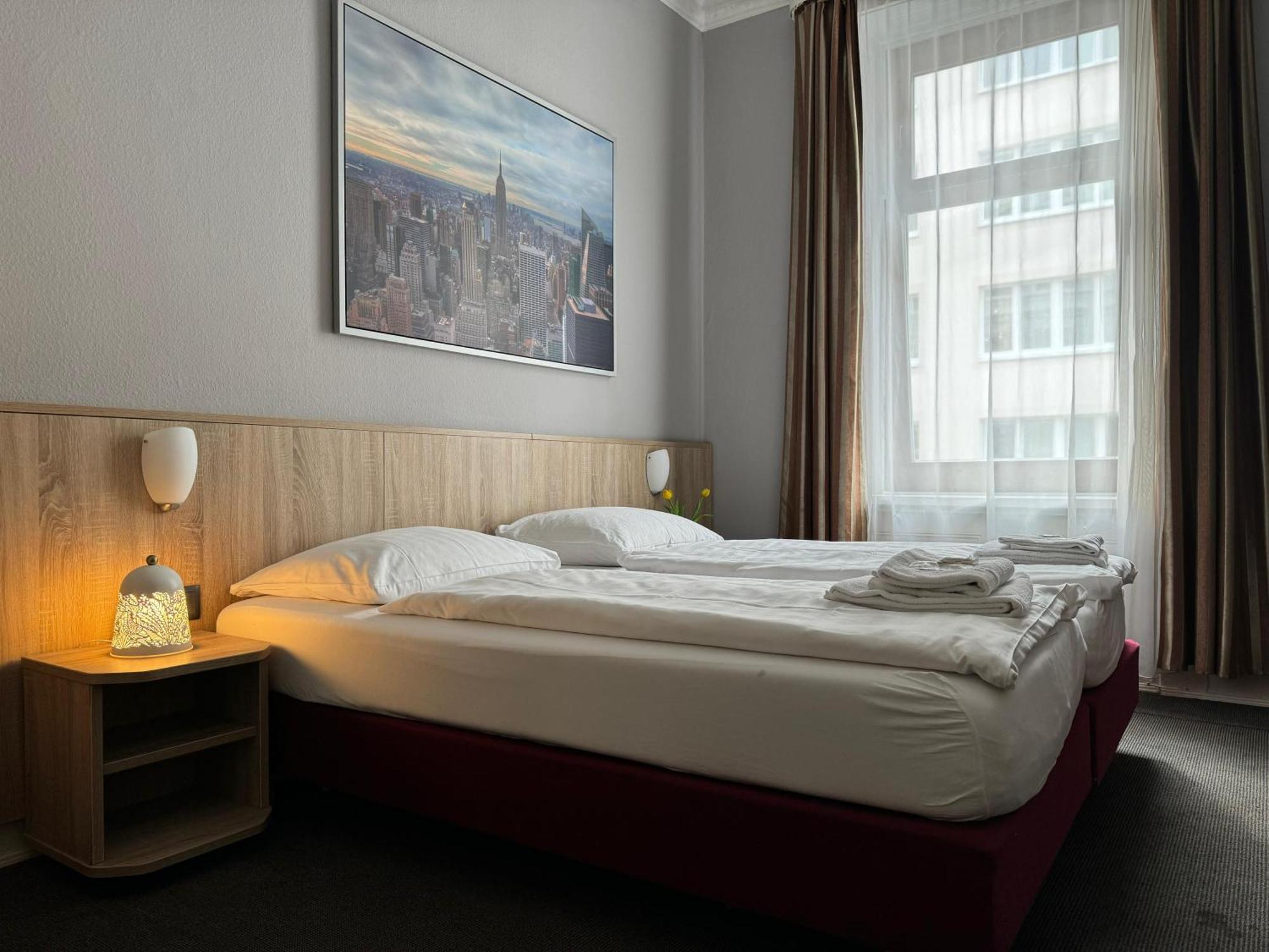 Hotel Kieler Hof Am Hauptbahnhof - Hamburg Central Station ภายนอก รูปภาพ