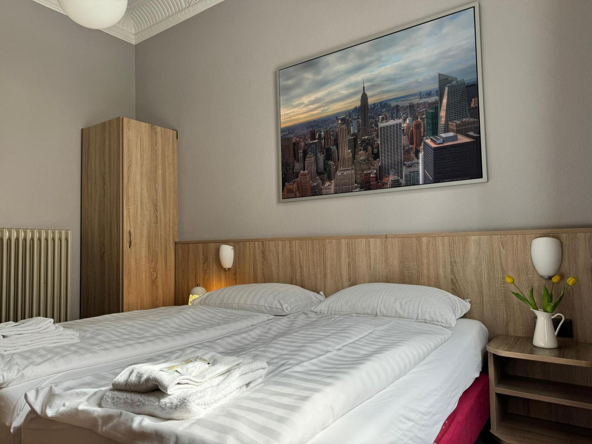 Hotel Kieler Hof Am Hauptbahnhof - Hamburg Central Station ภายนอก รูปภาพ