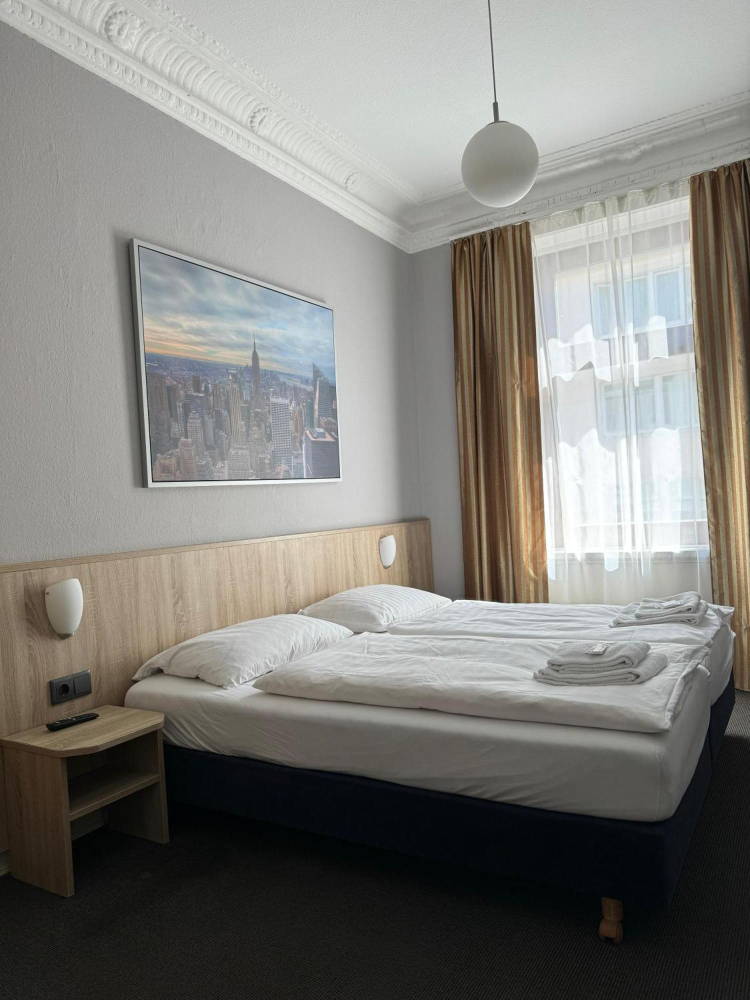 Hotel Kieler Hof Am Hauptbahnhof - Hamburg Central Station ภายนอก รูปภาพ