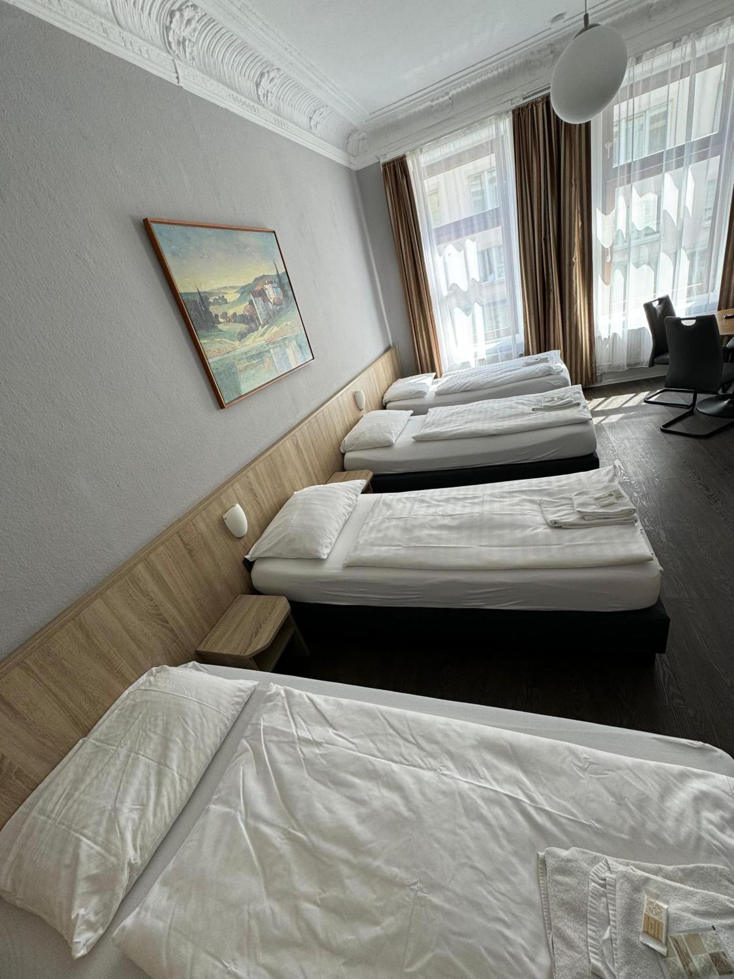 Hotel Kieler Hof Am Hauptbahnhof - Hamburg Central Station ภายนอก รูปภาพ