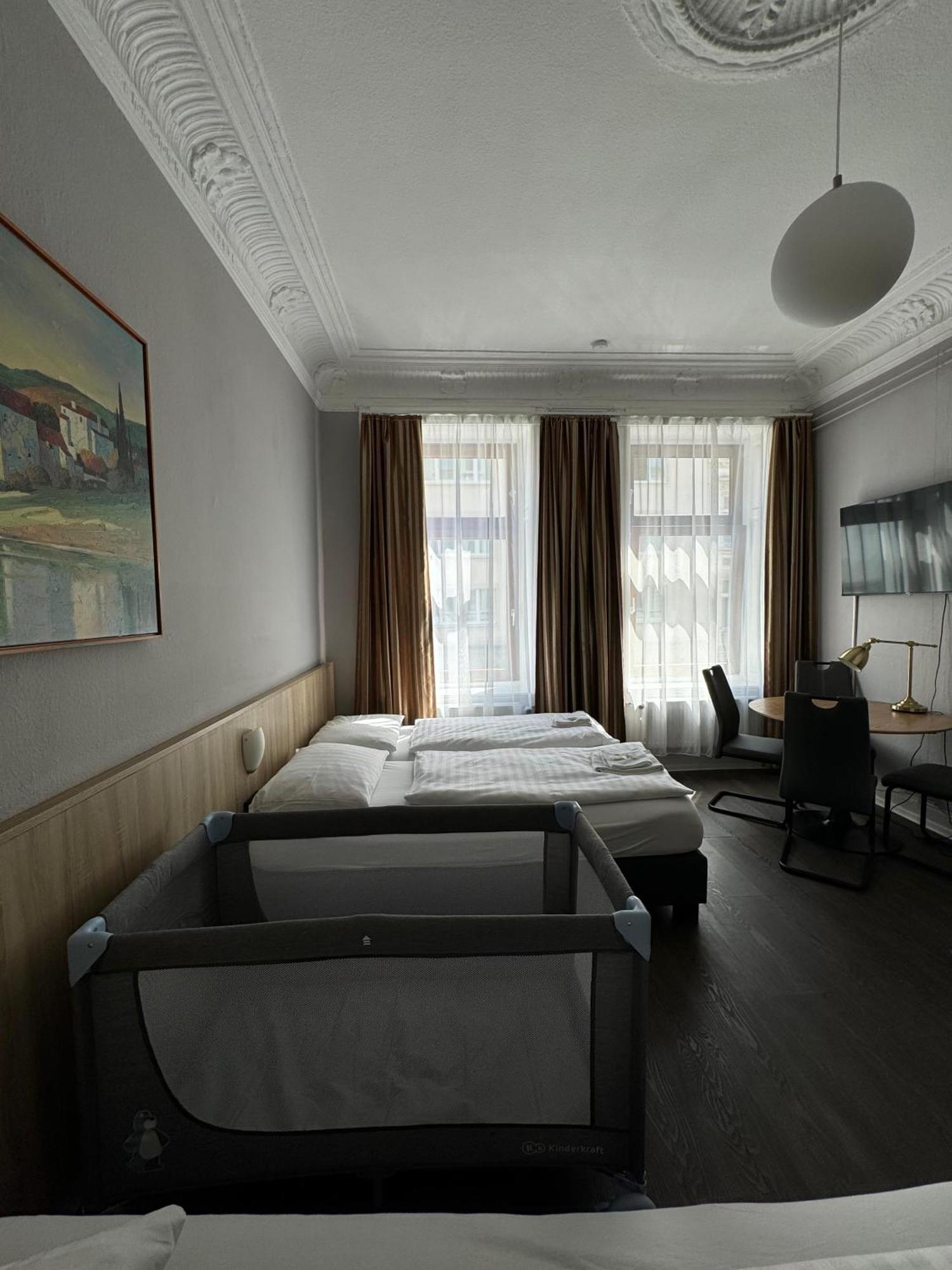 Hotel Kieler Hof Am Hauptbahnhof - Hamburg Central Station ภายนอก รูปภาพ