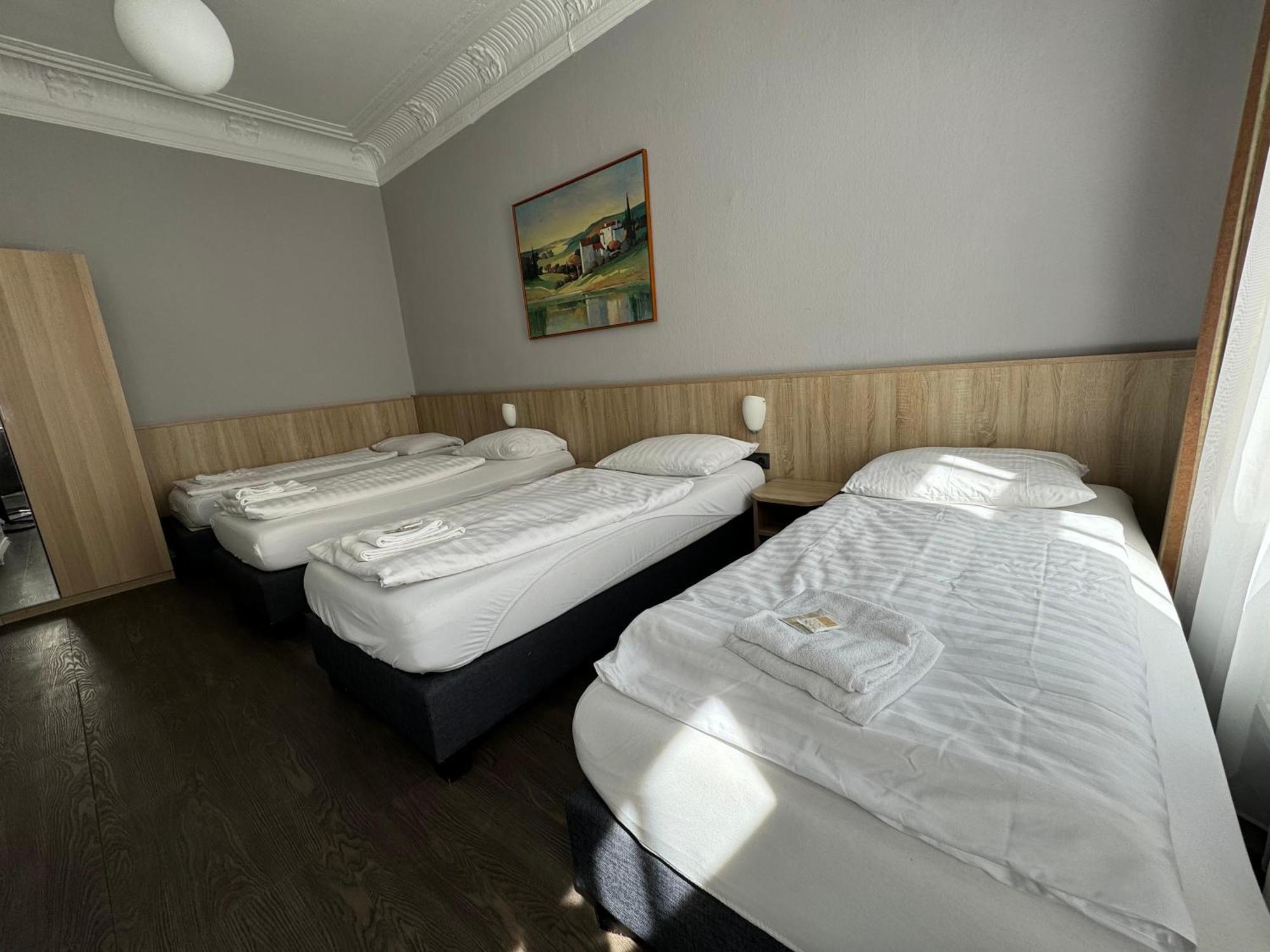 Hotel Kieler Hof Am Hauptbahnhof - Hamburg Central Station ภายนอก รูปภาพ